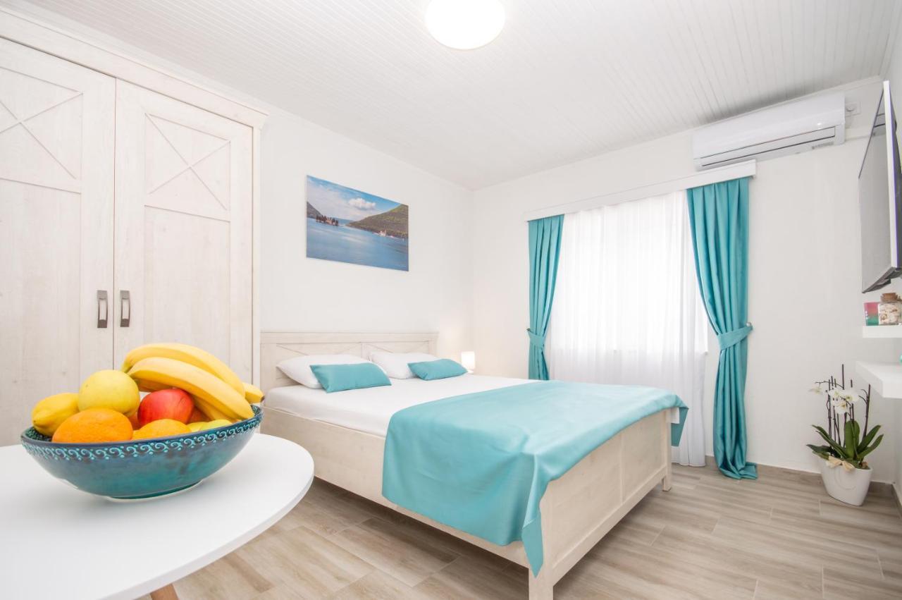 Seafront Apartment Kotor Exterior photo